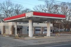 The site of a former Exxon station in Brick, N.J. that could reopen. (Photo: Daniel Nee)