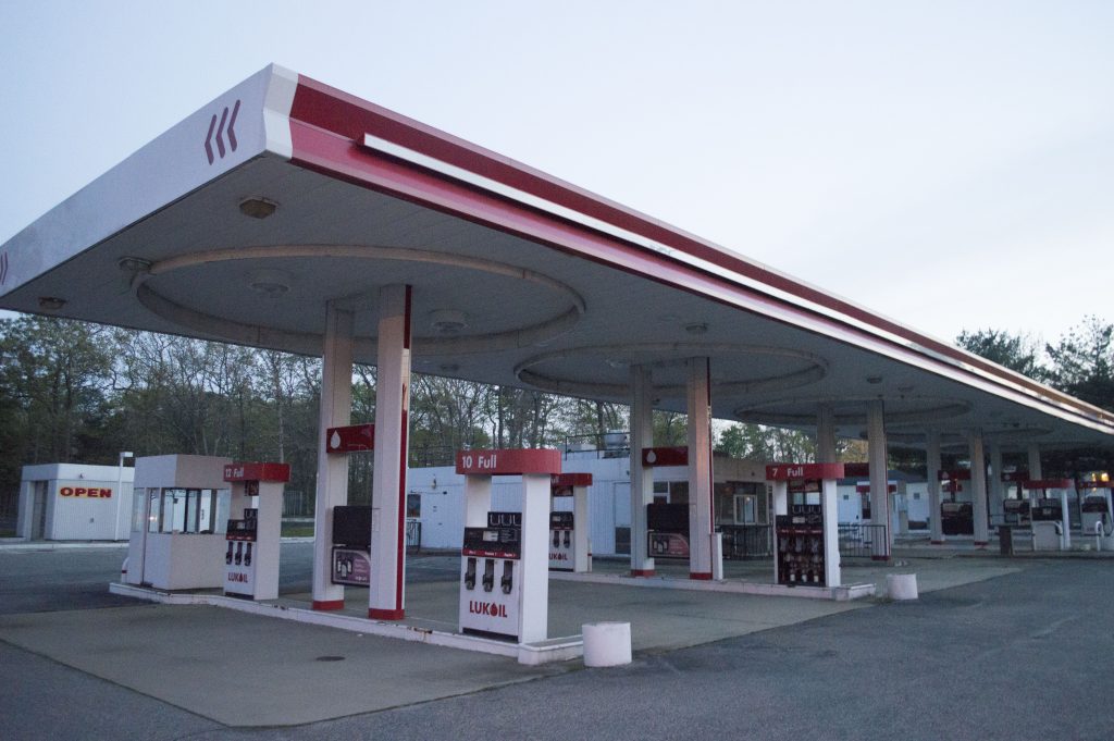 The Lukoil station at the corner of Route 88 and Jordan Road in Brick. (Photo: Daniel Nee)