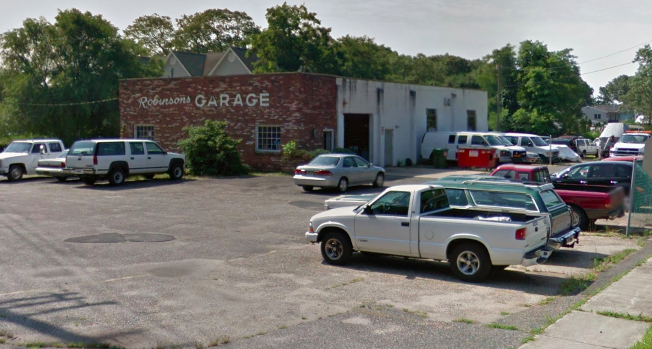 Robinson's Garage (Credit: Google Maps)