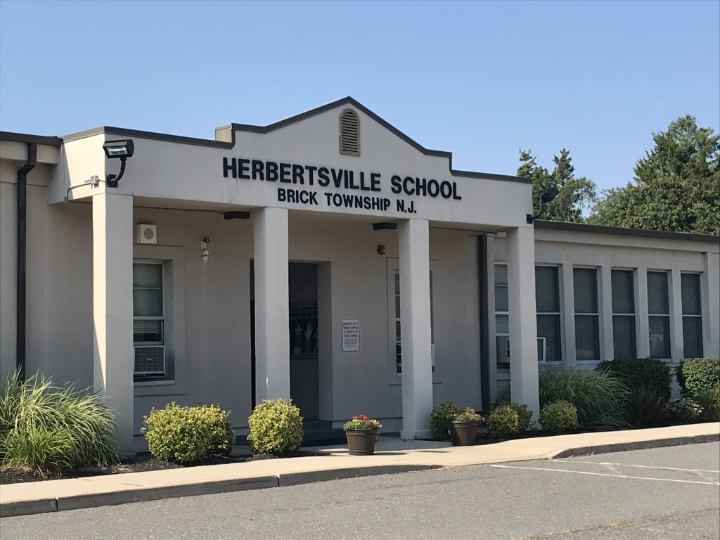 Herbertsville Elementary School (Photo: Daniel Nee)