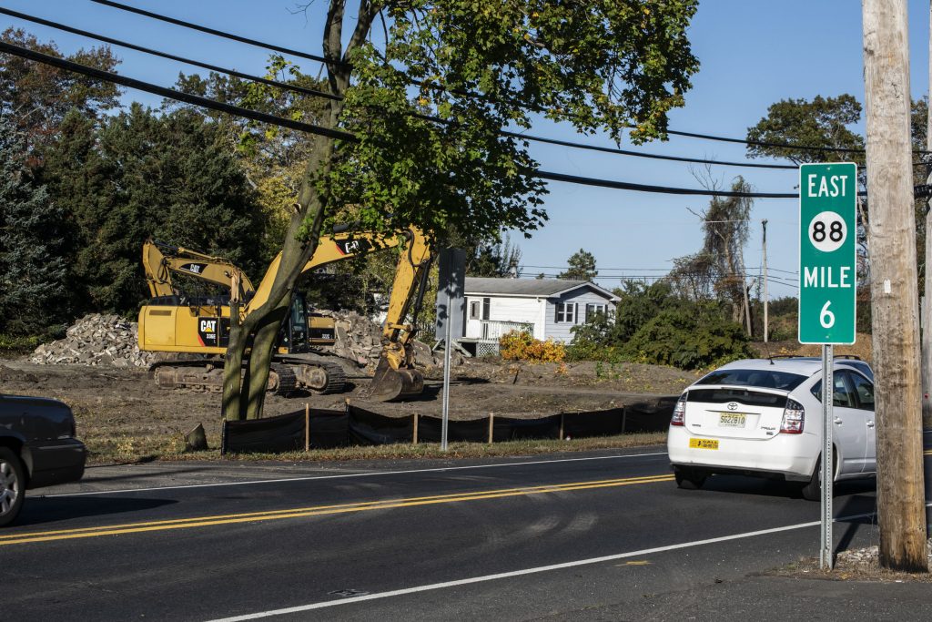 Crews begin cutting down trees to make room for a new Wawa store in Brick, Oct. 22, 2019. (Photo: Daniel Nee)