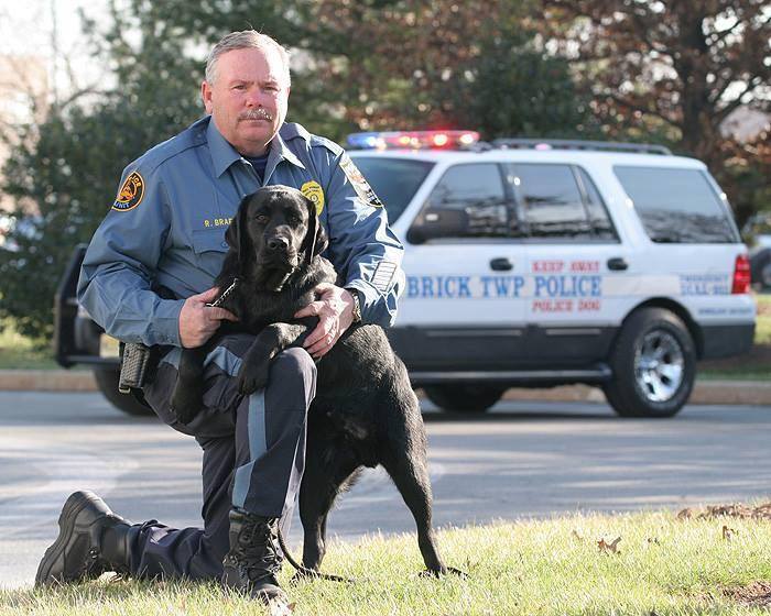 Brick police officer Ron Braen and Eros, a K9 who died Friday. (Photo: NJSPCA)