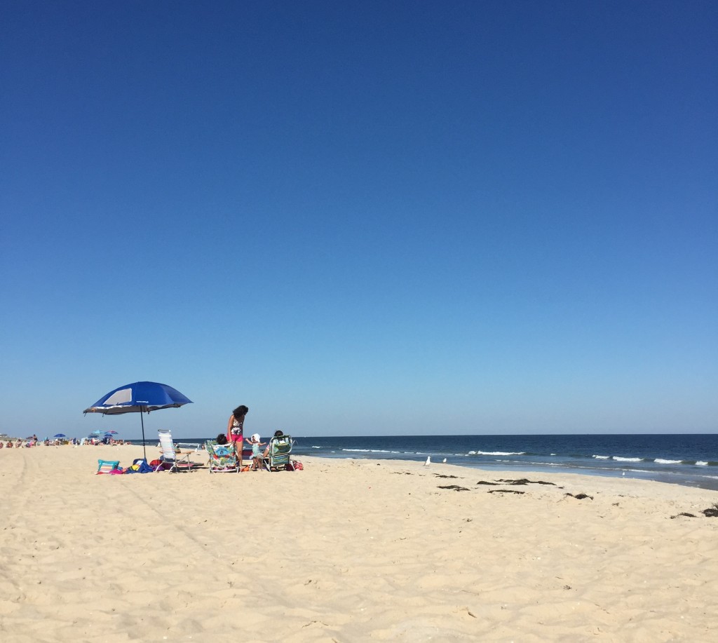 A fall beach scene in New Jersey, 2015. (Photo: Daniel Nee)