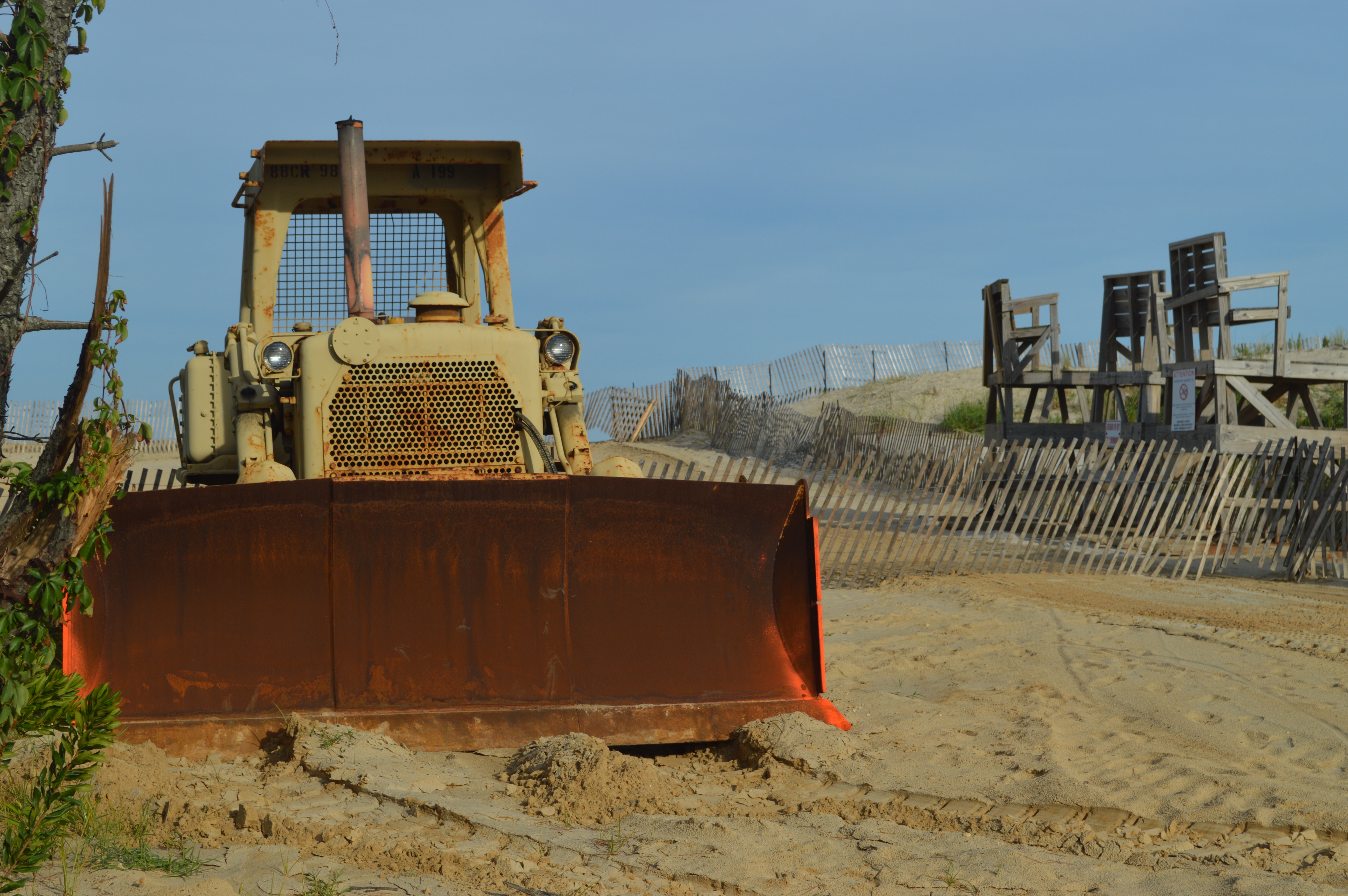 A bulldozer at the entrance to Brick Beach III, Sept. 2, 2016. (Photo: Daniel Nee)