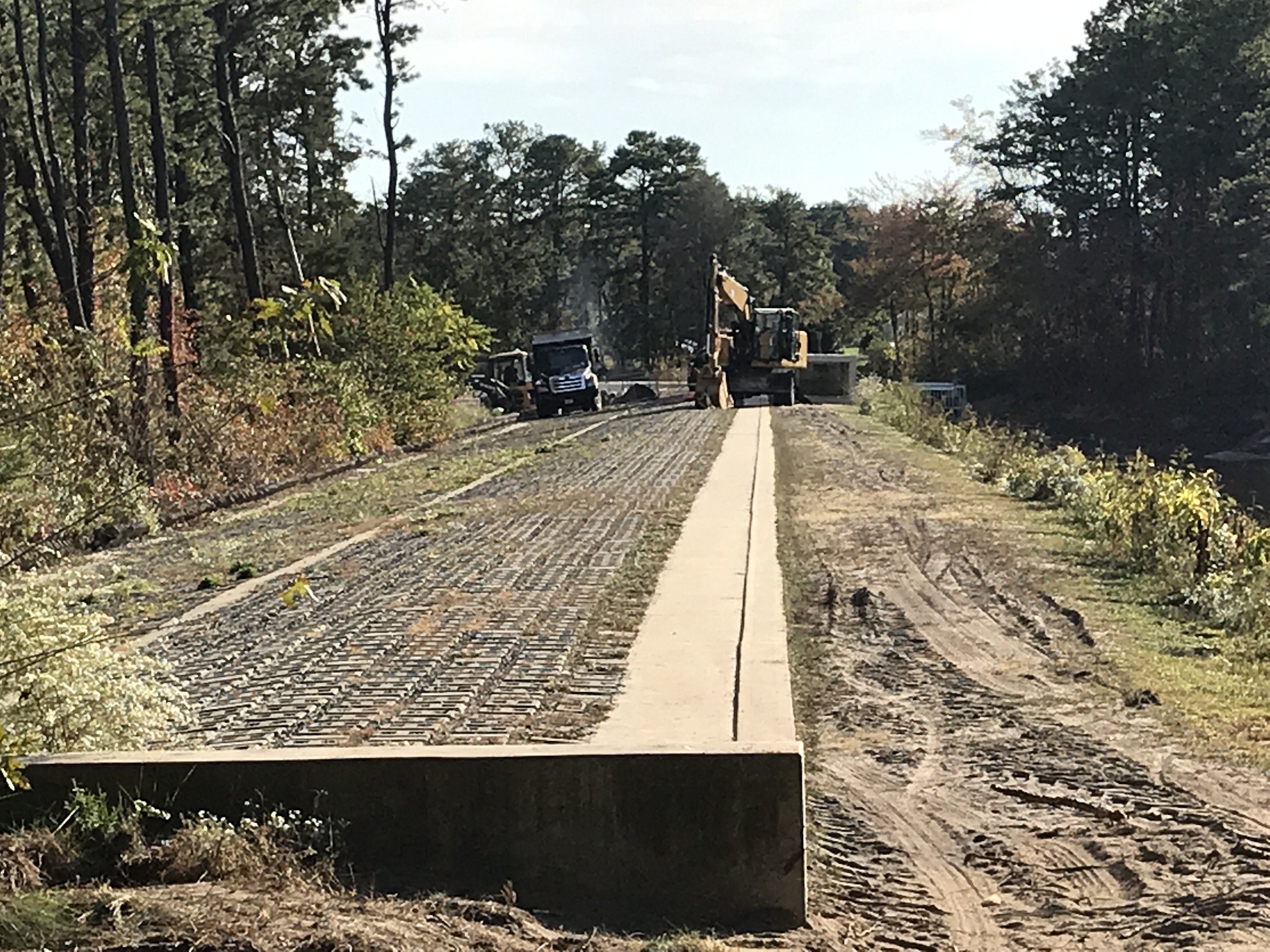 Work underway to replace the Lake Riviera dam in Brick, Oct. 2019. (Photo: Daniel Nee)