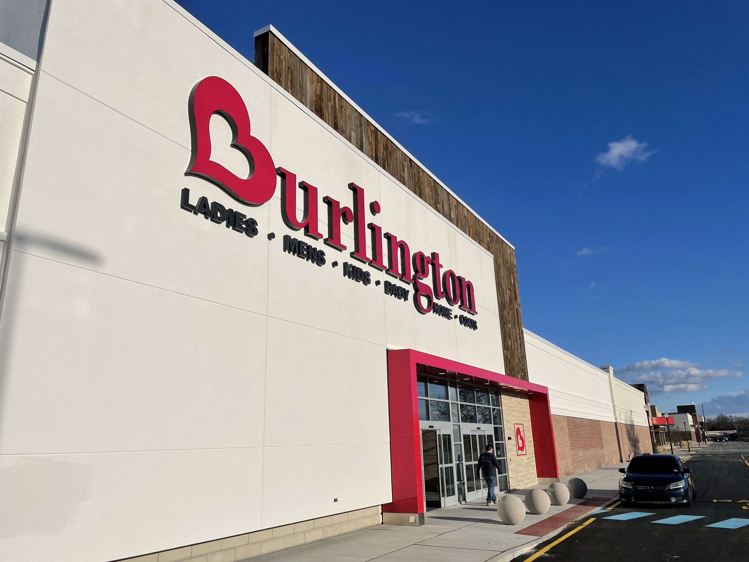 Clothing store Burlington's new location at Brick Plaza, Jan. 2021. (Photo: Daniel Nee)
