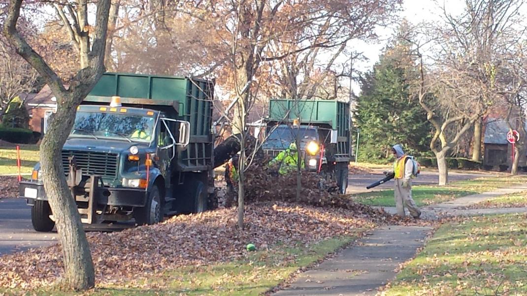 Leaf collection by vacuum truck in Wooster, OH. (Photo: City of Wooster)