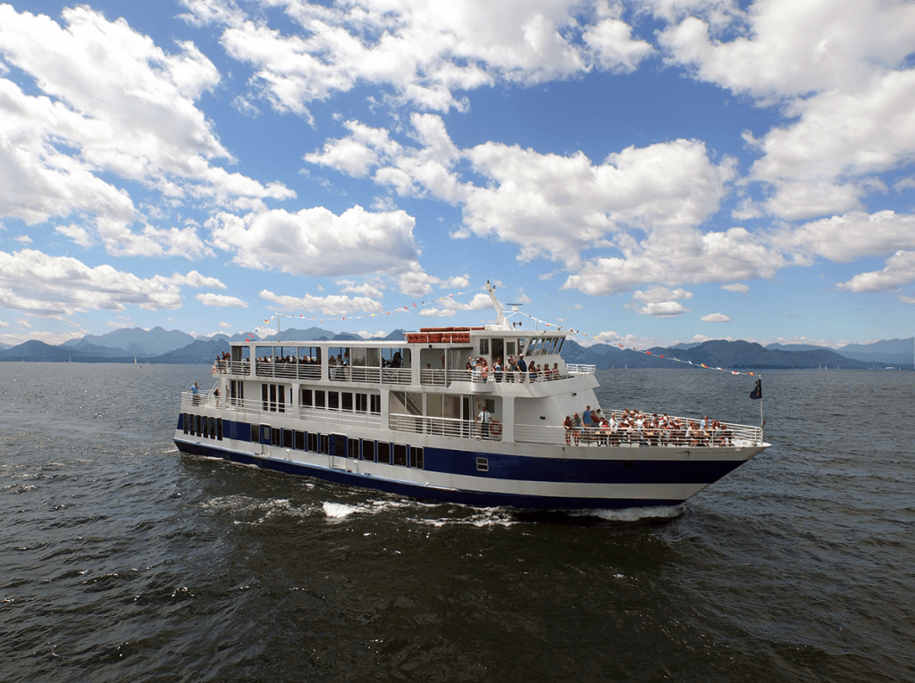 Cruise on Lake Champlain (Credit: Vermont Attractions Association)