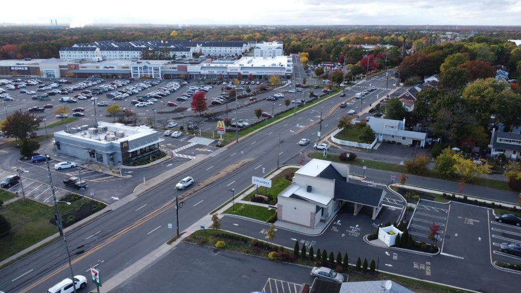 Traffic flow near Brick Town Plaza, which houses the busy ShopRite and Kohl's stores, Dec. 2022. (Photo: Daniel Nee)