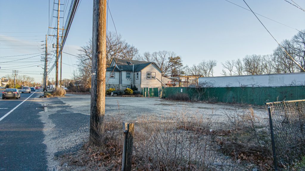 The properties at 305/307 Drum Point Road, proposed for development. (Photo: Daniel Nee)
