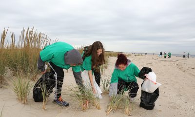 Volunteers from ShopRite gathered together to form a beach sweep team for COA's annual Beach Sweeps. (Photo: Wakefern Corp.)